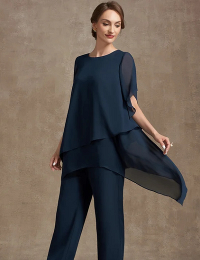 Two-piece set with casual style and modern touches