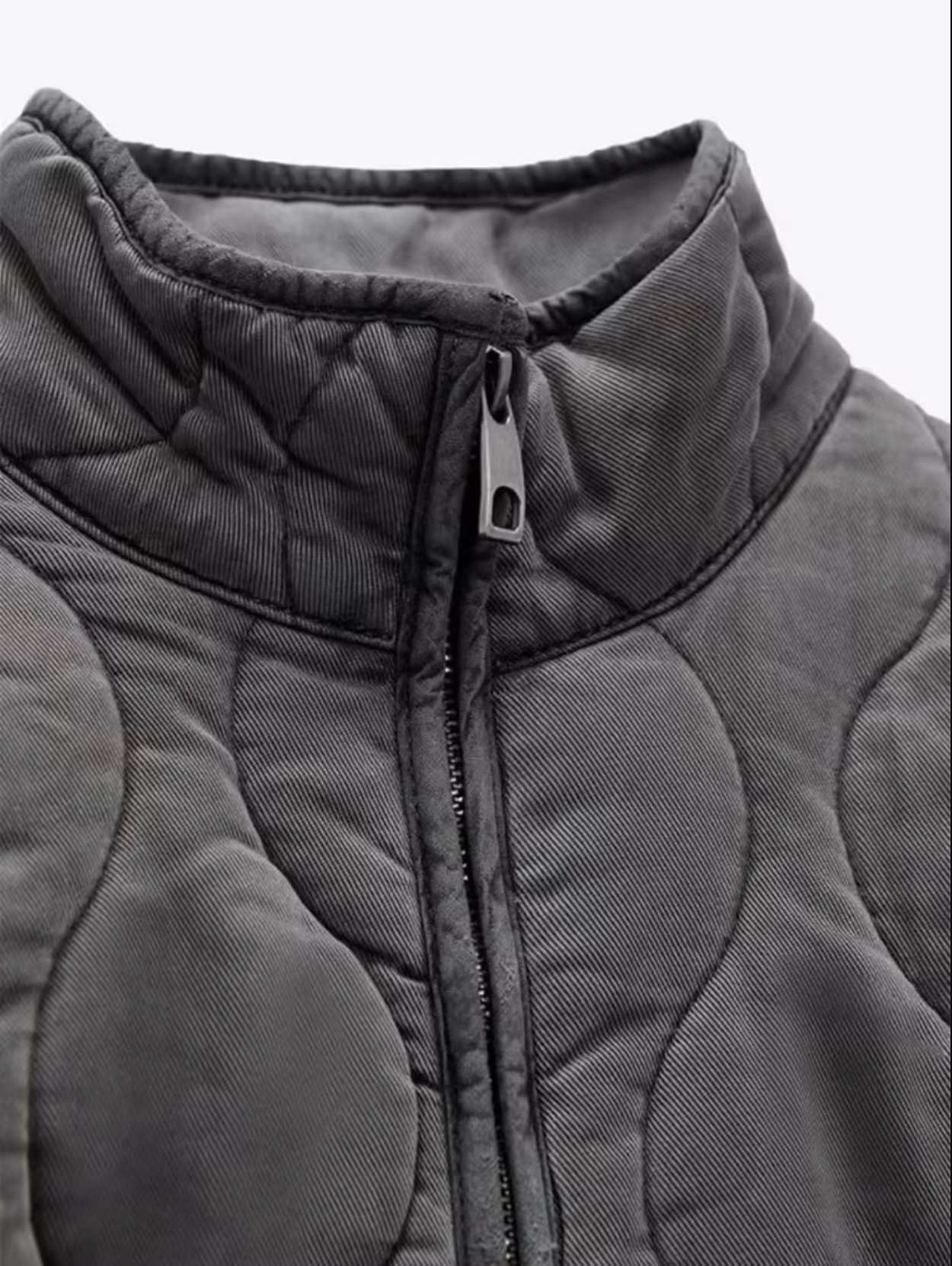 Elegant women's coat with large pockets – Ideal for cold weather
