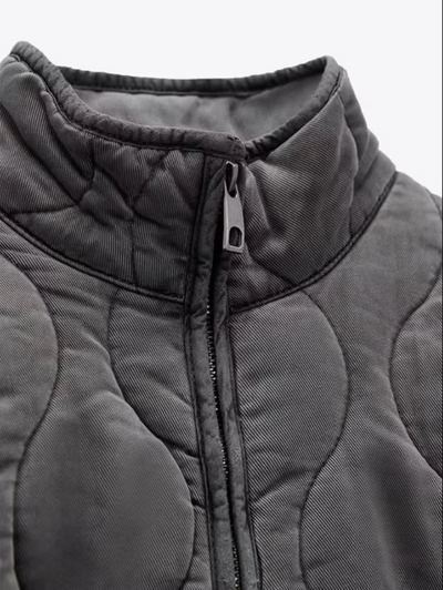 Elegant women's coat with large pockets – Ideal for cold weather