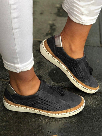 Claudia - Women's casual sneakers with round toe and flat heel