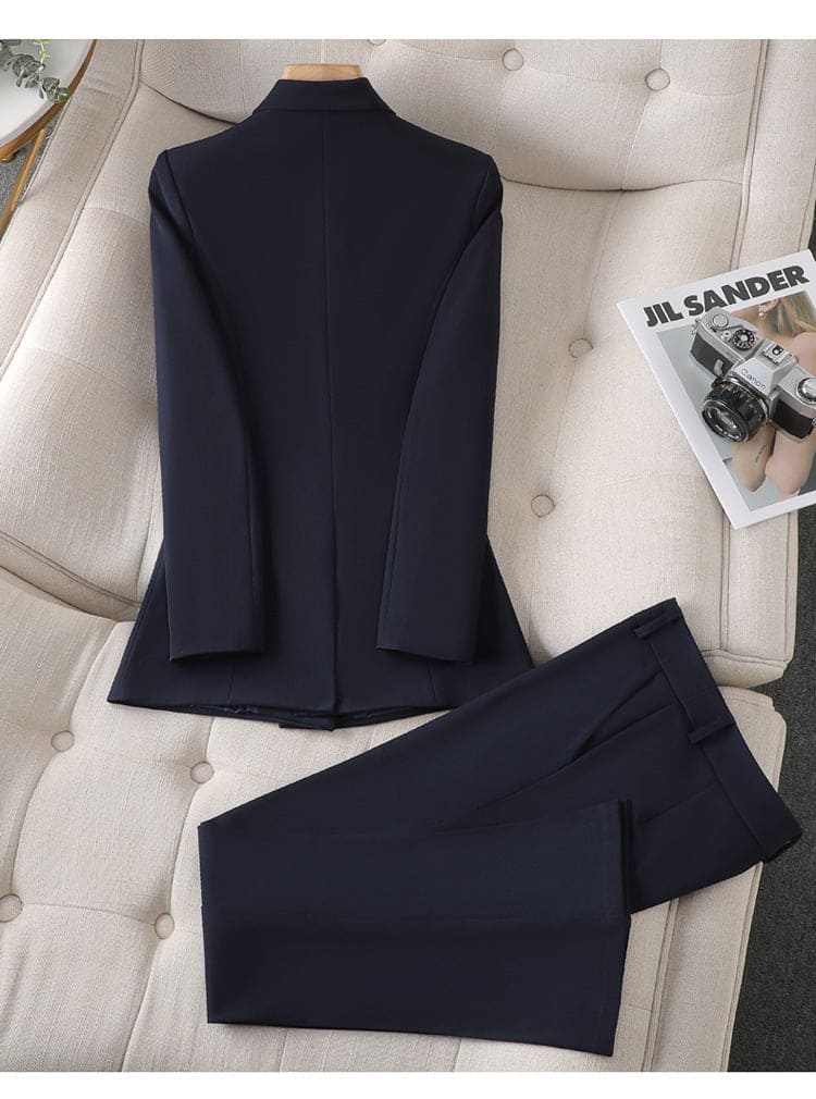Elegant women's blazer and pants set