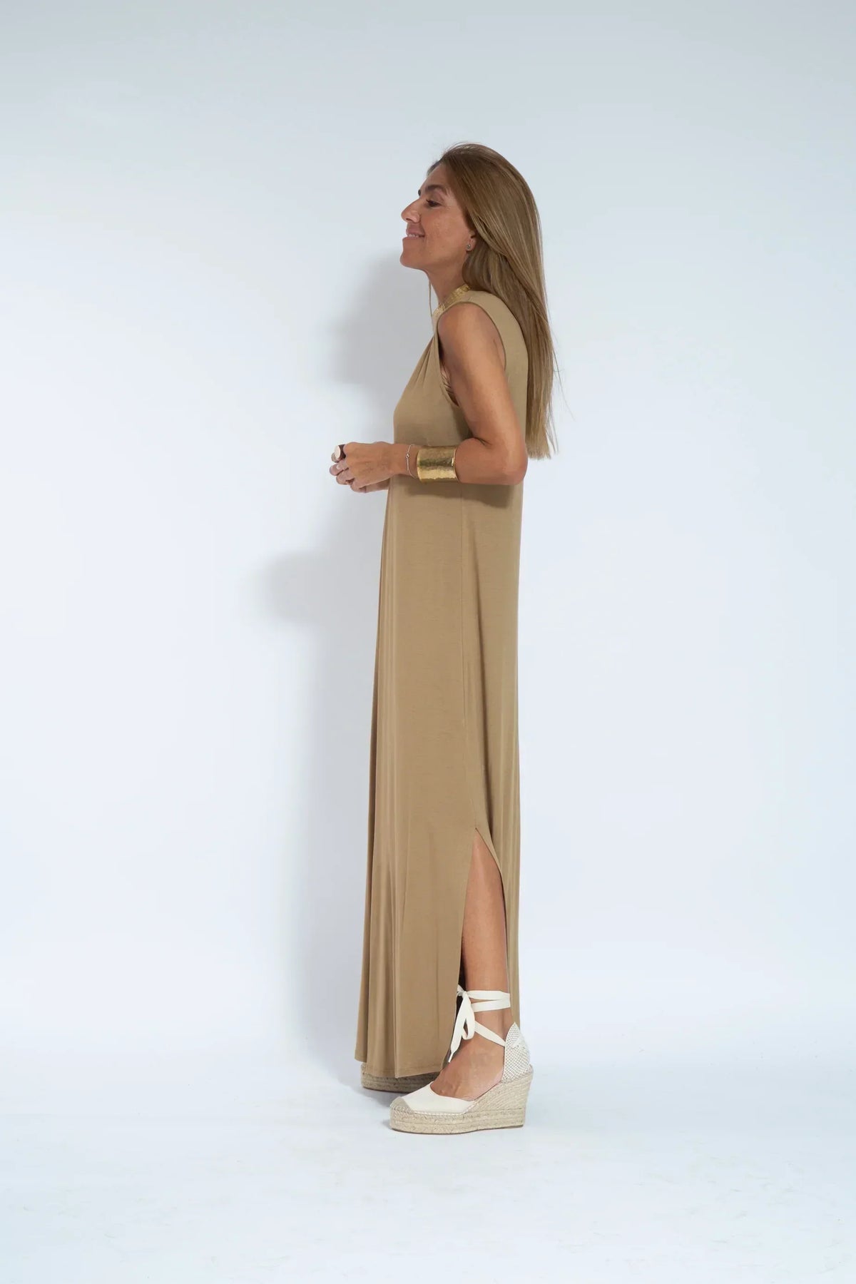 Elegant vest and long dress set for a sophisticated look