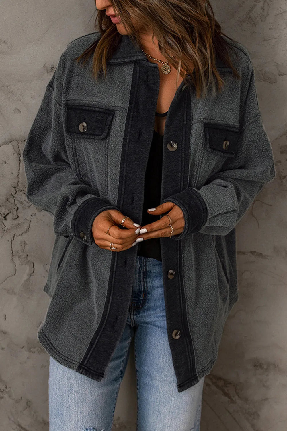 Elegant jacket with contrasting trim and collar