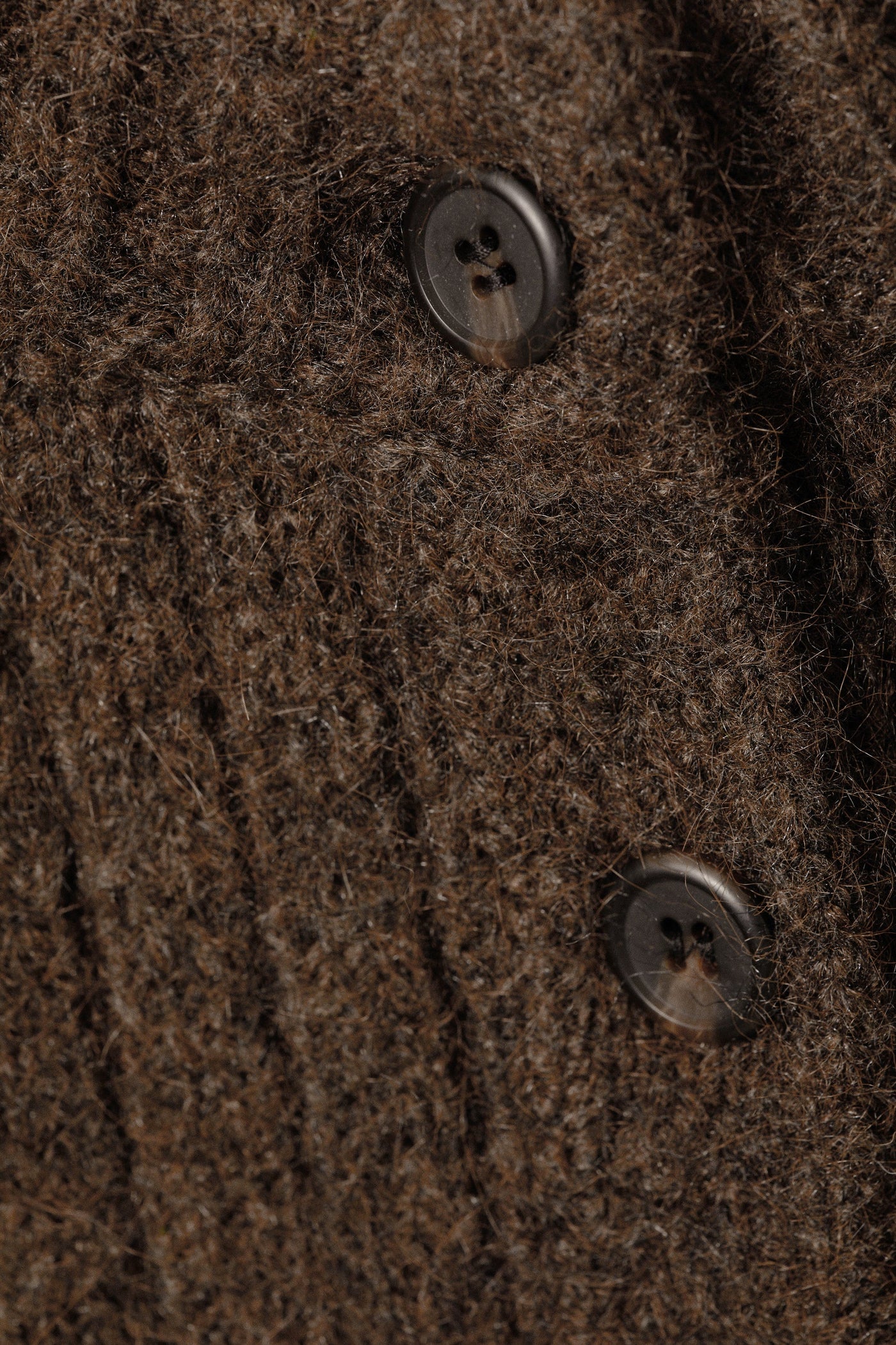 Loose Fit Cardigan – Versatile and Modern Garment