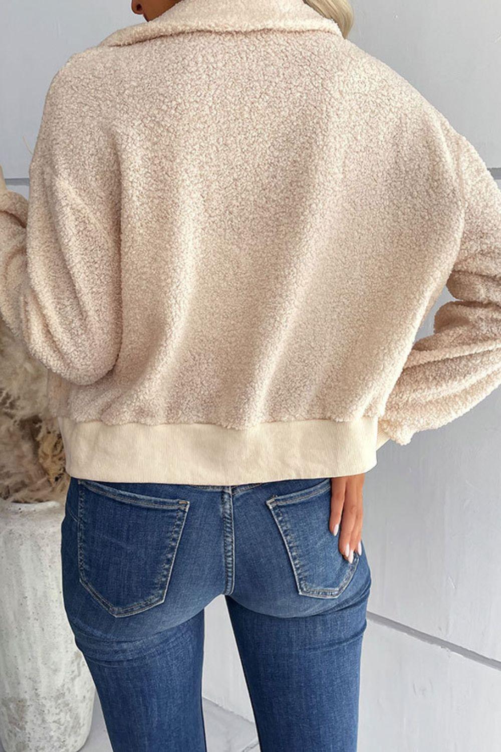 Coat with Collar and Zipper Pockets