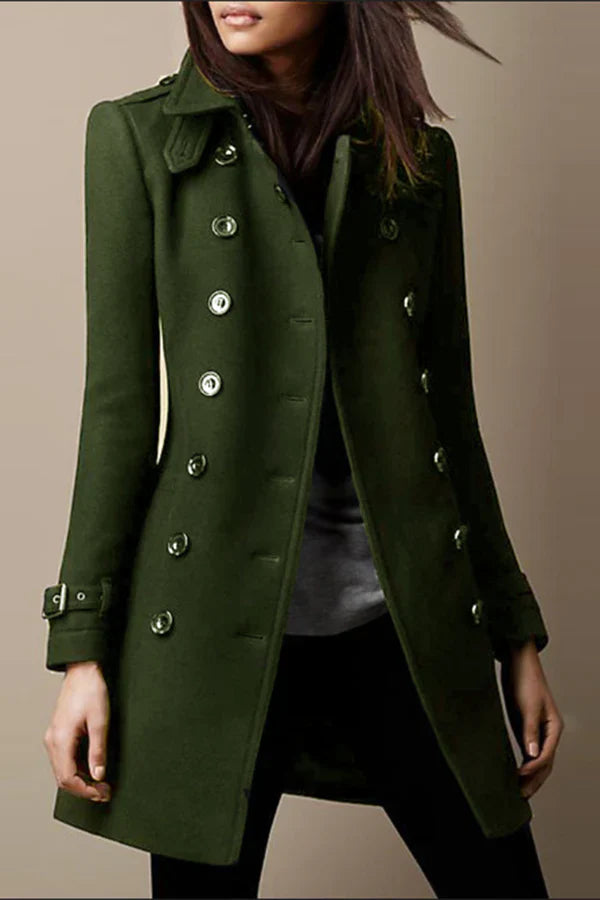 Lightweight jacket with long sleeves and elegant buttons