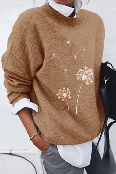 The floral print and cozy crew neck create the perfect casual sweater