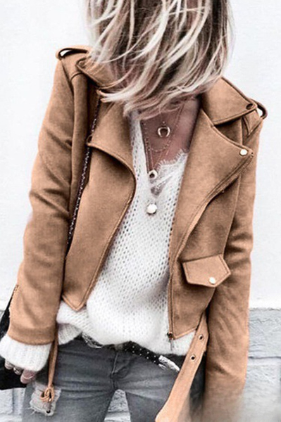 Comfortable jacket with a turn-down collar and patches