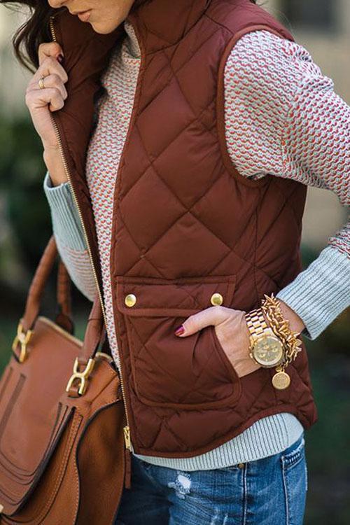 Vest with pockets and plain collar