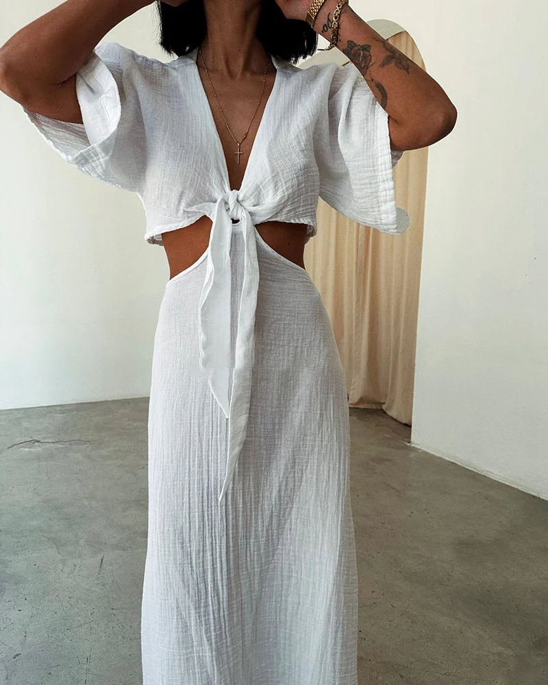 Camila - Beautiful dress with open waist and laces