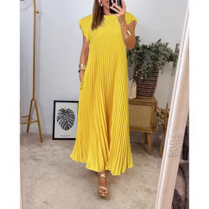 Long pleated dress with short sleeves and elegant design