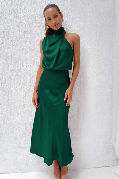 Elegant long dress with asymmetrical neckline and sophisticated design