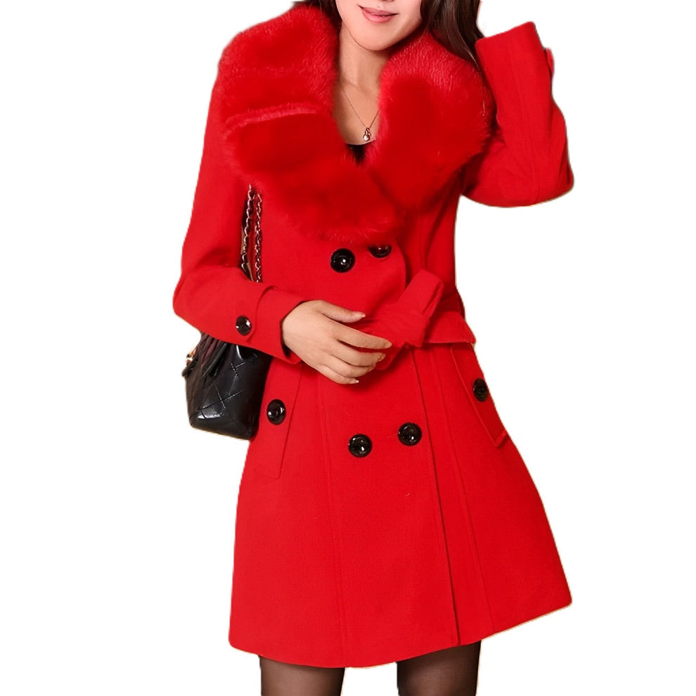Warm and sophisticated women's coat with elegant collars