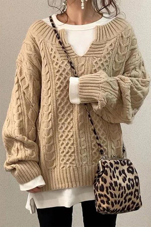 Cozy oversized sweater with an original print for a comfortable style