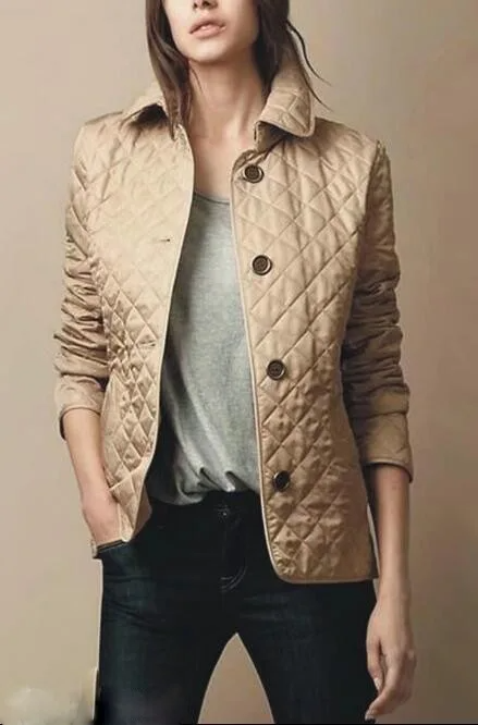 Casual and modern women's jacket, ideal for mid-season