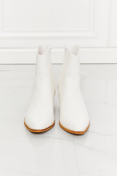 Classic White Faux Leather Western Boots - Jazzy Shoes