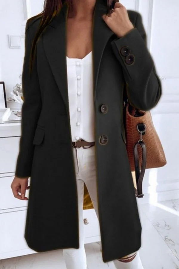 Elegant straight coat with notch lapel