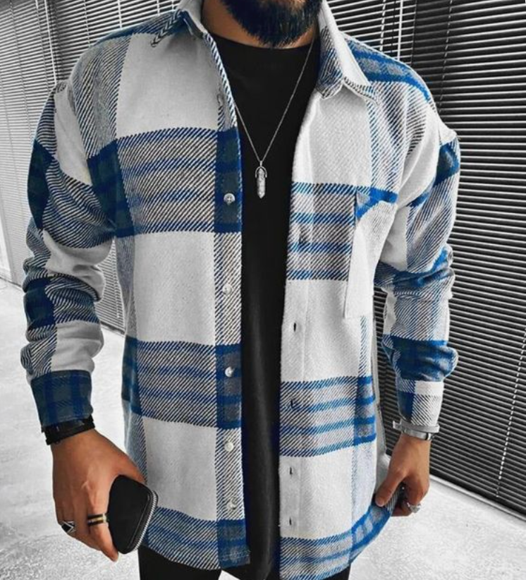 Men's plaid shirt with button closure, ideal for a casual style