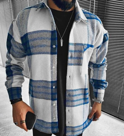 Men's plaid shirt with button closure, ideal for a casual style