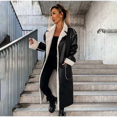 Insulated knee-length coat: ideal for winter days