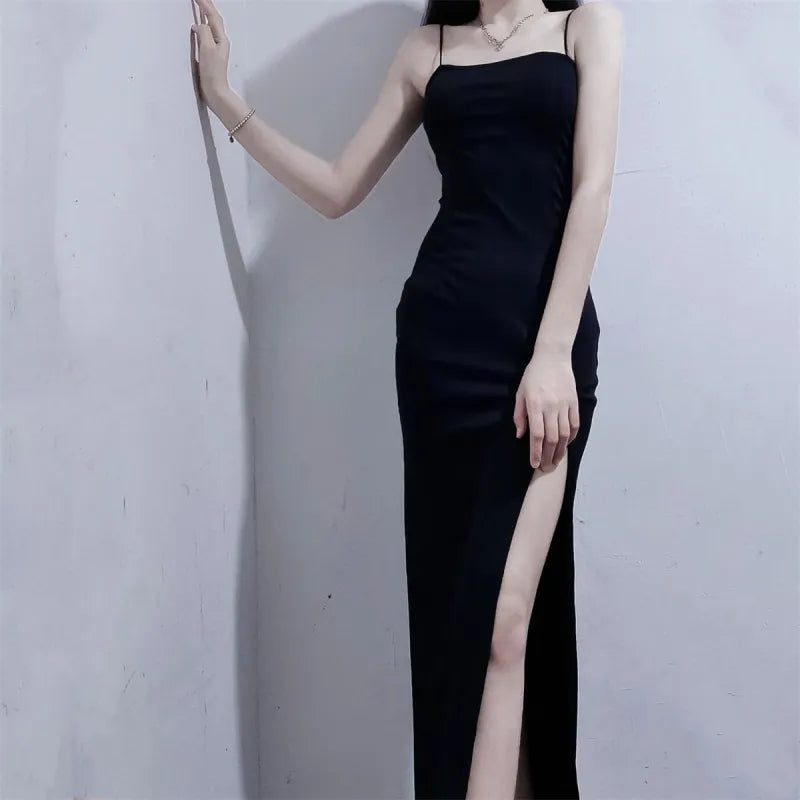 Elegance in black tones - a dress for special occasions