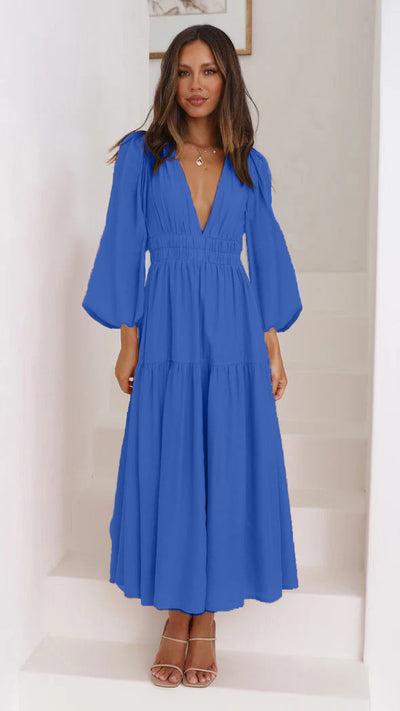 Amalie - Long-Sleeved Dress with Slimming Pleats and Fresh Skirt