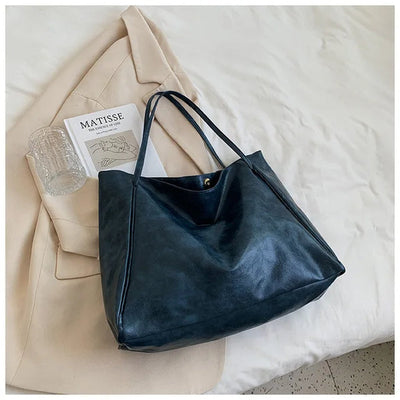 Elegant bag with sophisticated design for everyday use