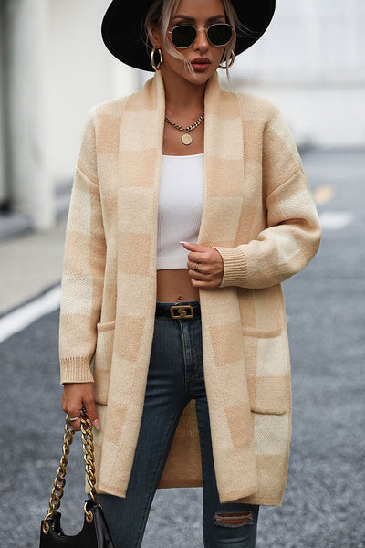Plaid raglan cardigan: comfort and style with pockets