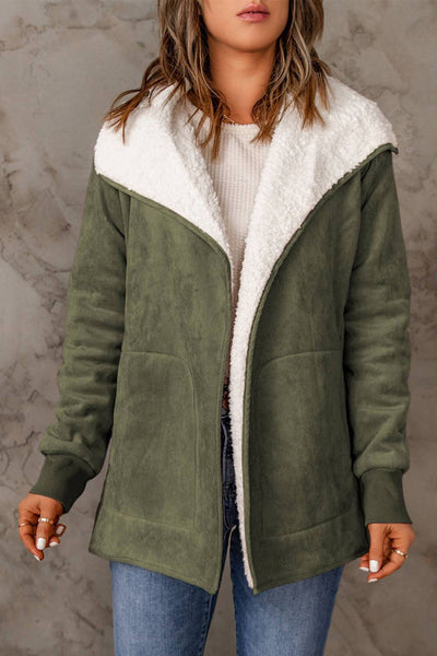 Long-sleeved thermal jacket with a classic collar for cool days