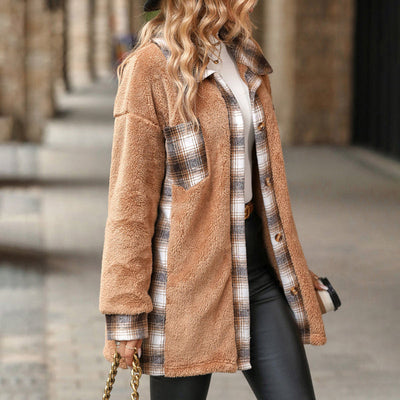 Elegant women's plaid coat: ideal for cold days