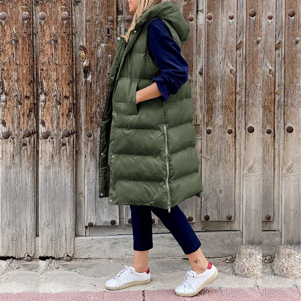 Stylish and eye-catching hooded jacket