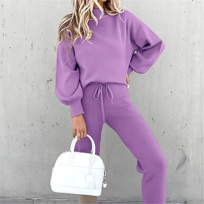 Women's energetic sports set: style and functionality