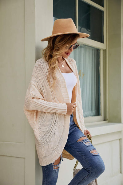 Open cardigan with wide sleeves for a stylish look.