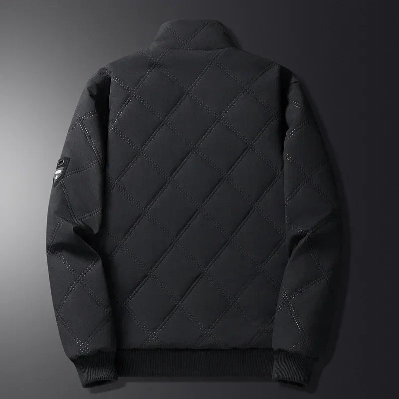 Elegant men's coat ideal for cold winter days