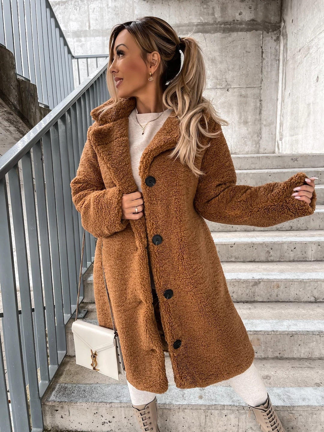 Warm Women's Plush Coat with Long Sleeves and Elegant Lapels
