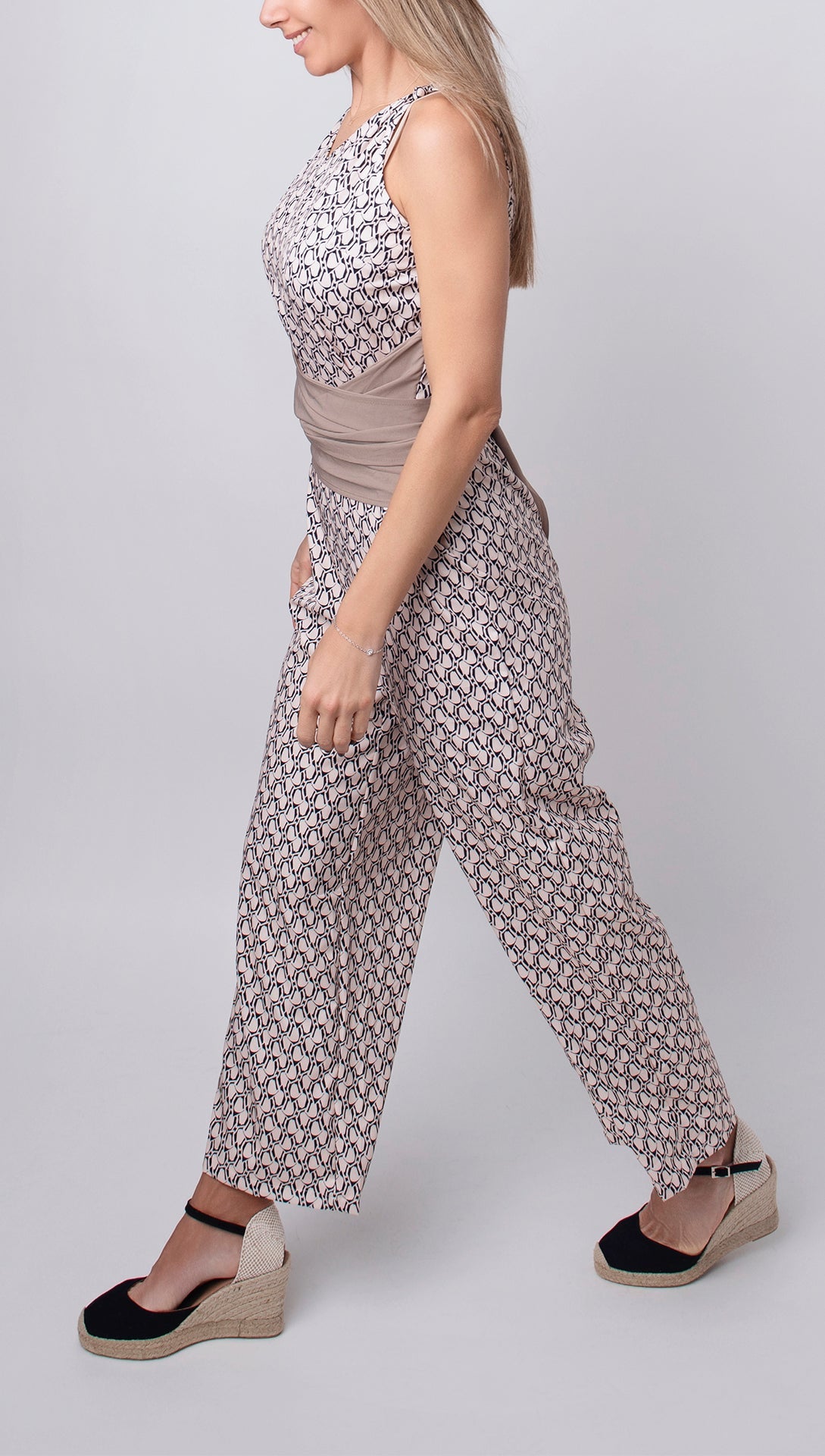 Eliana - Sleeveless Round Neck Jumpsuit