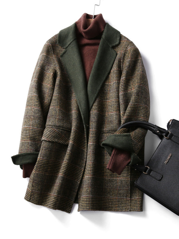 Classic Women's Winter Coat with Plaid Style