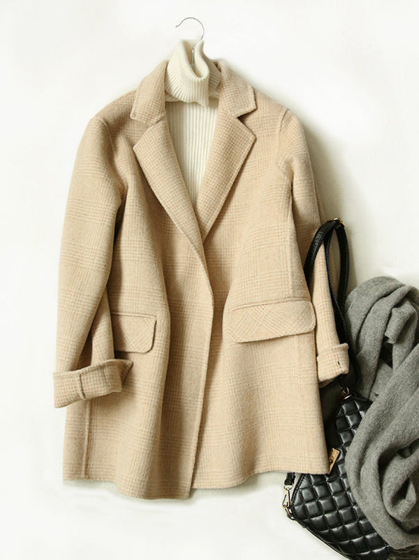 Classic Women's Winter Coat with Plaid Style