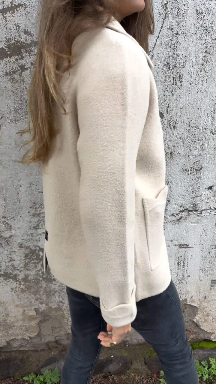 Elegant cardigan: sophisticated style for every day