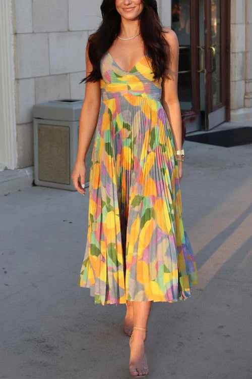 Mia - Printed dress with pleats and V-neckline