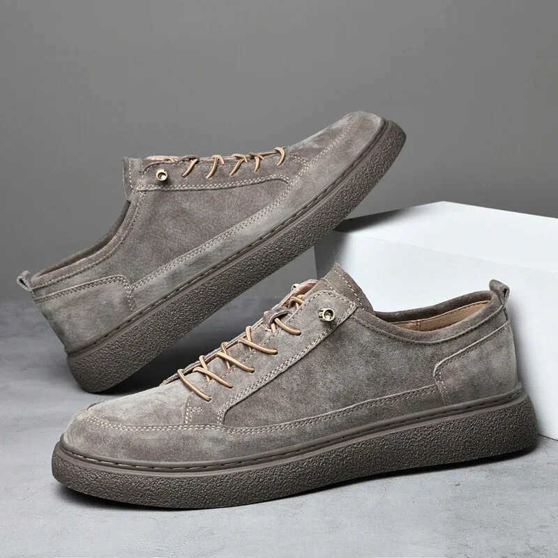 Classic men's sneakers with a casual and urban design