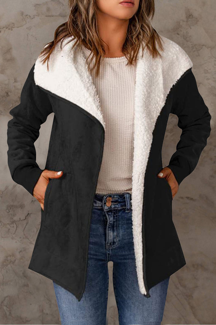 Long-sleeved thermal jacket with a classic collar for cool days