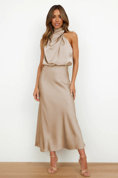 Elegant long dress with asymmetrical neckline and sophisticated design