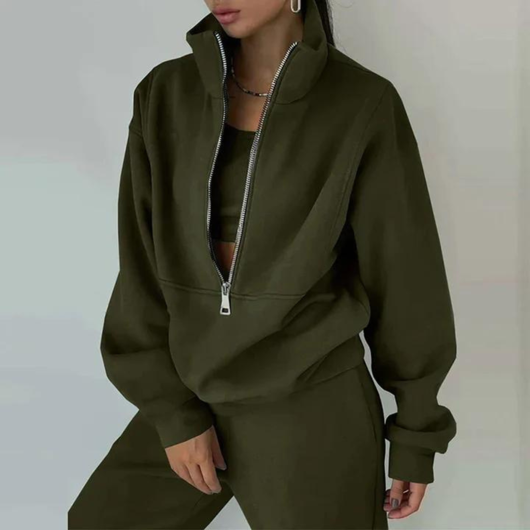 Women's comfortable sports set with half-zip sweatshirt and pants