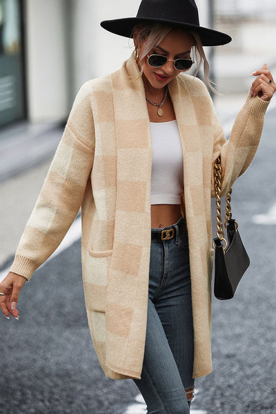 Plaid raglan cardigan: comfort and style with pockets