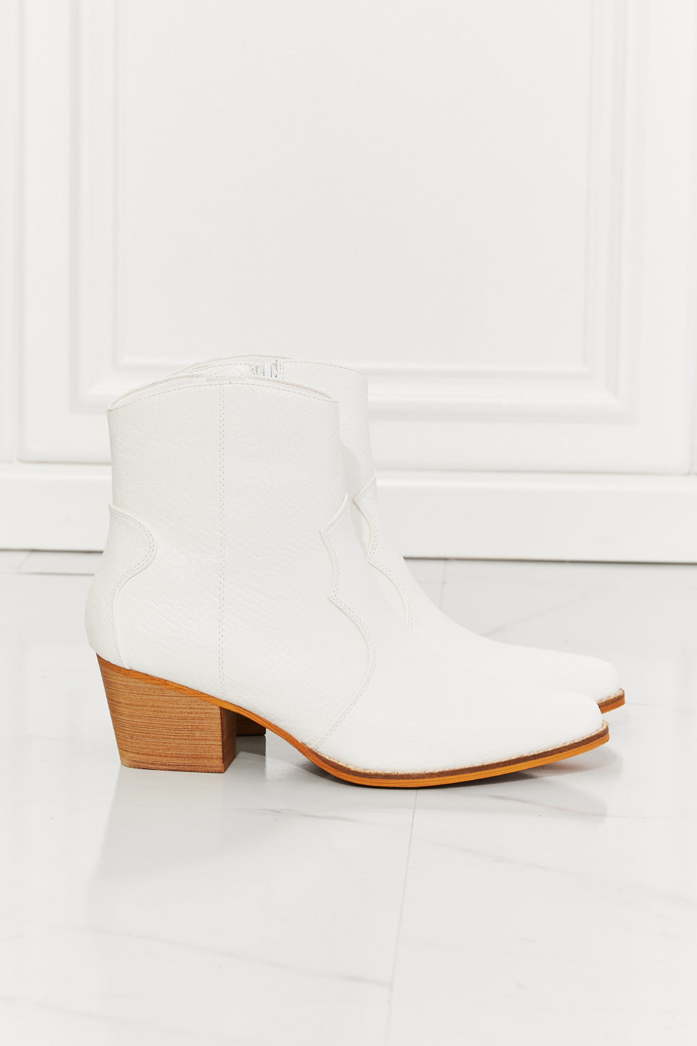 Classic White Faux Leather Western Boots - Jazzy Shoes