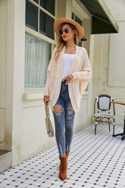 Open cardigan with wide sleeves for a stylish look.