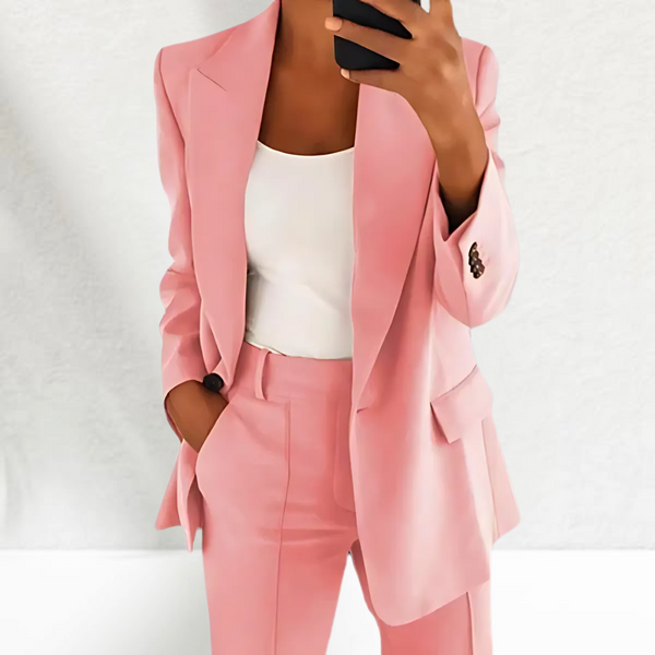 Elegant women's set with a structured blazer and wide-legged trousers