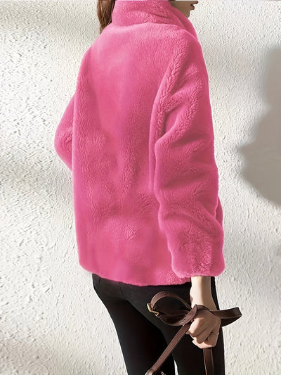 Warm teddy coat with long sleeves and zipper: comfort and convenience