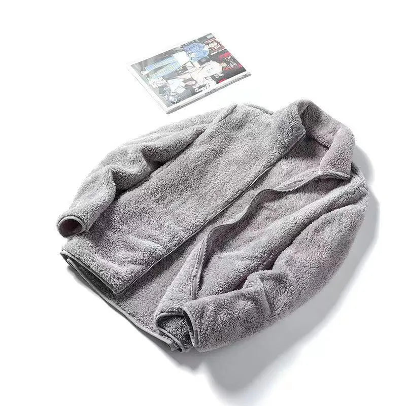Soft zip-up jacket: comfort and style in one